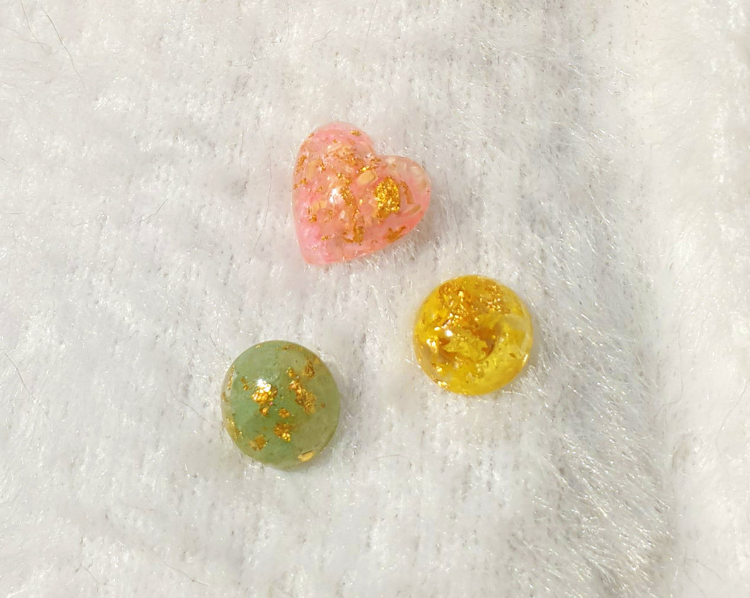 TRIO PIN'S CAZUELA — Immortelle rose, primevère jaune, aventurine verte & or